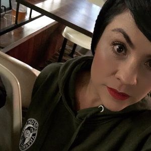 Meet your Posher, Monique